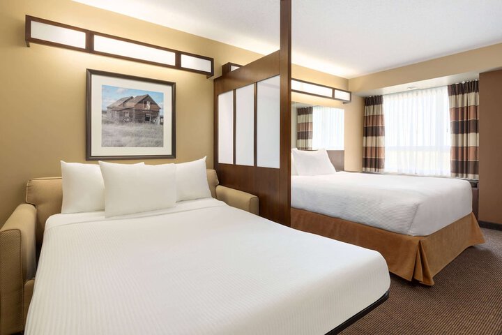 Room 16 of 38
