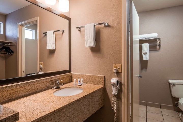 Room 12 of 20