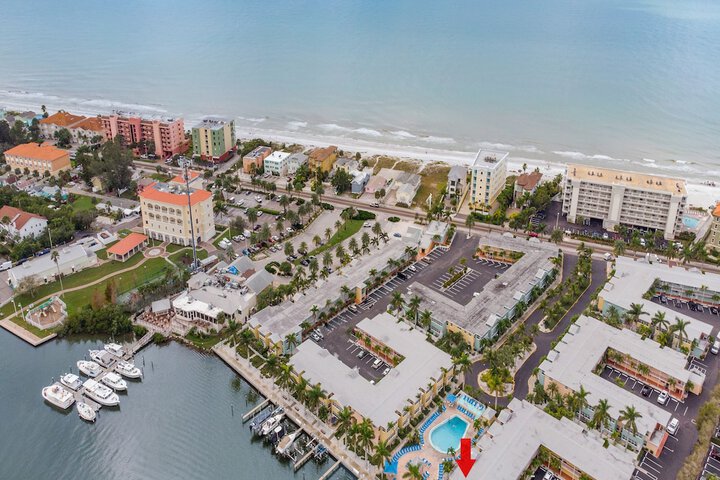 Barefoot Beach Resort B-201 by Distinctive Beach Rentals