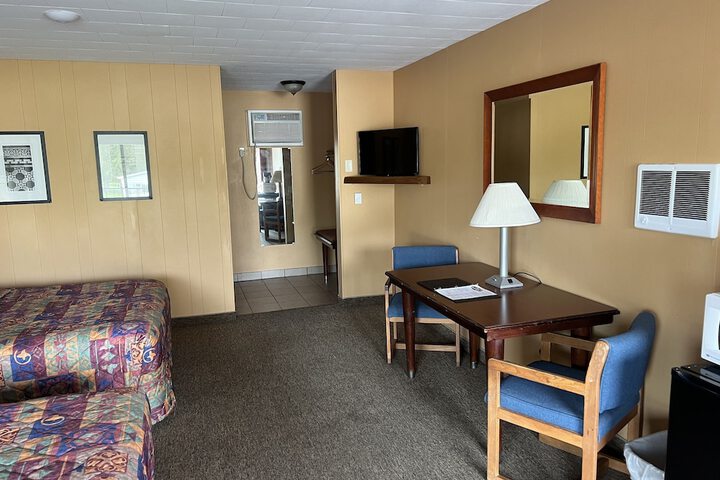Room 167 of 443