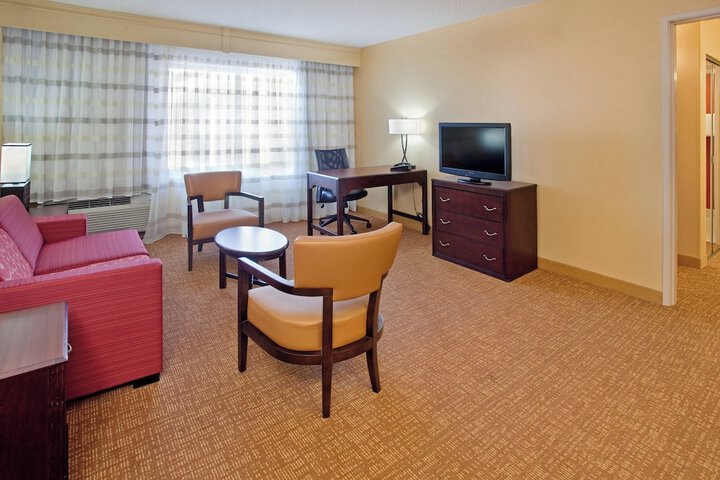 Room 35 of 47