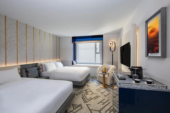 Room 70 of 136