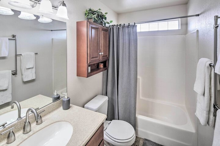 Parker Home on the Colorado River w / Views!