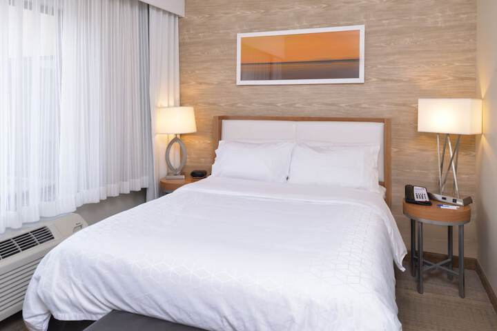 Holiday Inn Express & Suites Pocatello by IHG