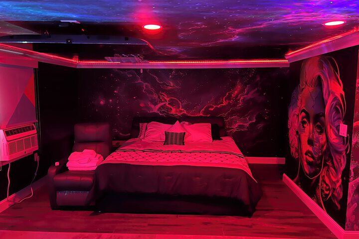 Room 13 of 26