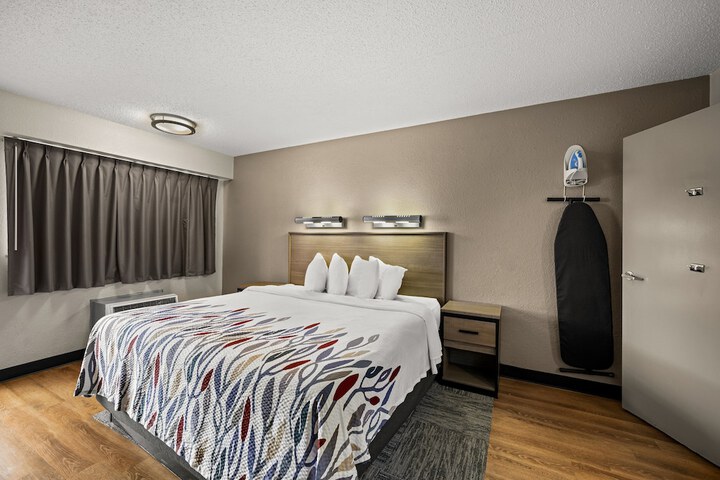 Room 21 of 32