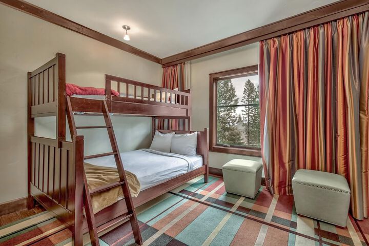Room 13 of 26
