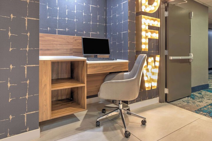 Business Center 46 of 48