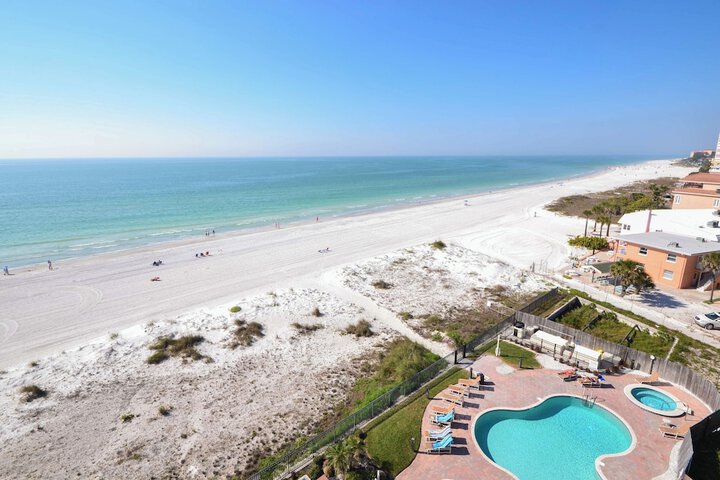 La Vistana 703 by Distinctive Beach Rentals