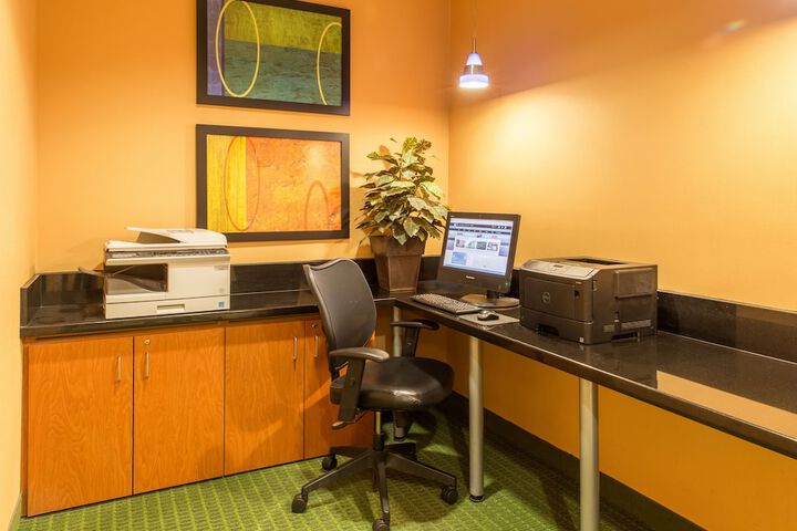 Business Center 26 of 26