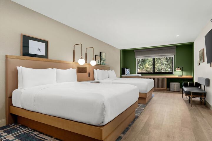 The Inelle Oakhurst Yosemite, a Tribute Portfolio Hotel