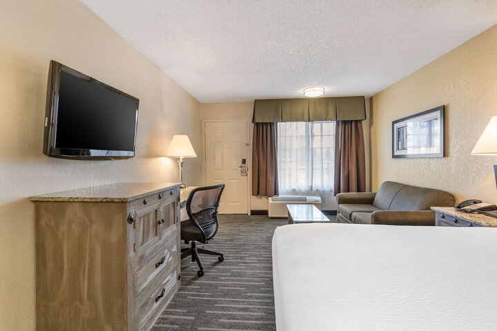 Room 25 of 36