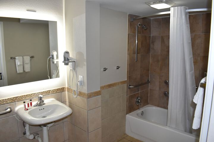Room 12 of 26