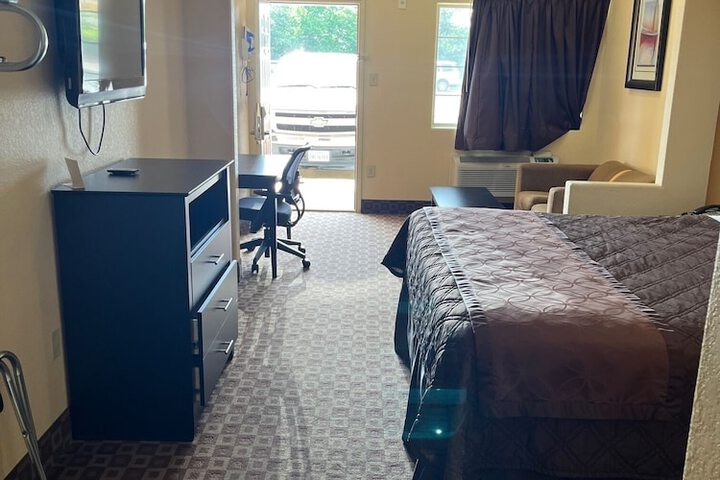 Room 3 of 6