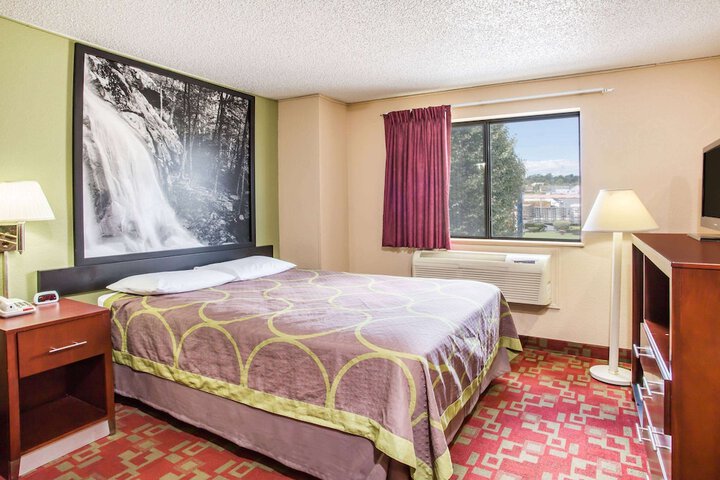 Room 7 of 15