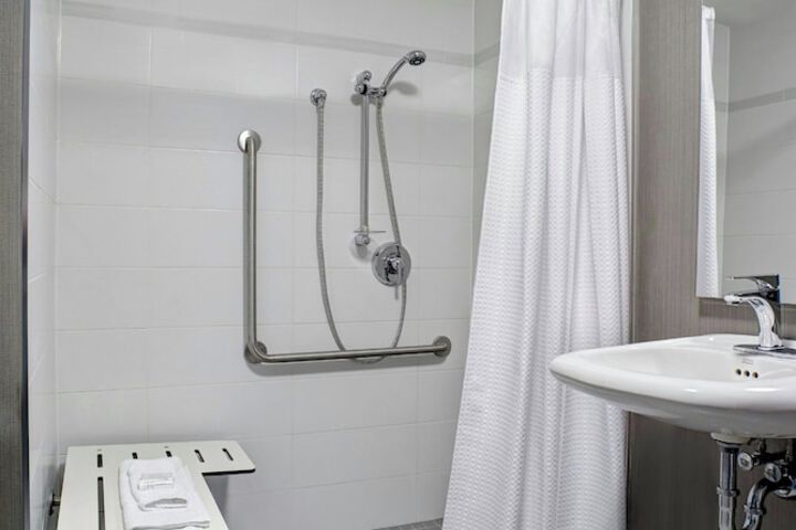 Courtyard by Marriott Downtown Toronto
