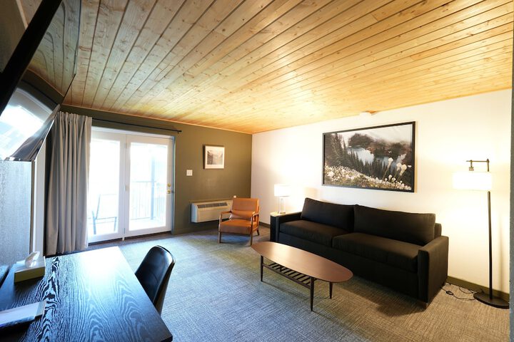 Tremont Lodge & Resort