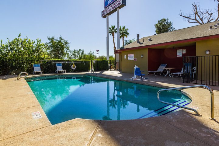 Pool 4 of 29