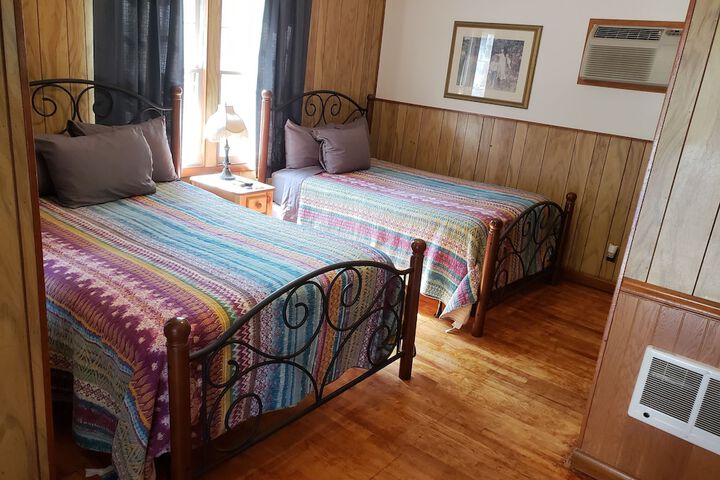 Room 32 of 93