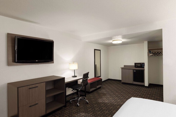 Ramada by Wyndham Elko Hotel at Stockmens Casino