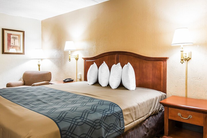 Room 18 of 24