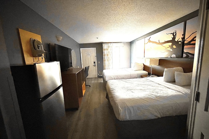 Room 16 of 19