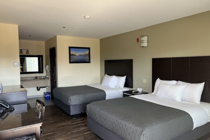 Yosemite Sierra Inn