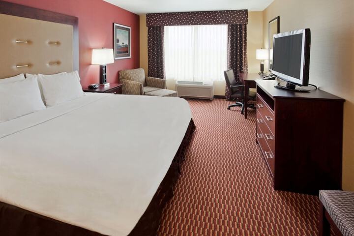 Room 10 of 26