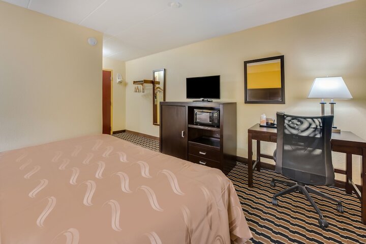 Room 15 of 37