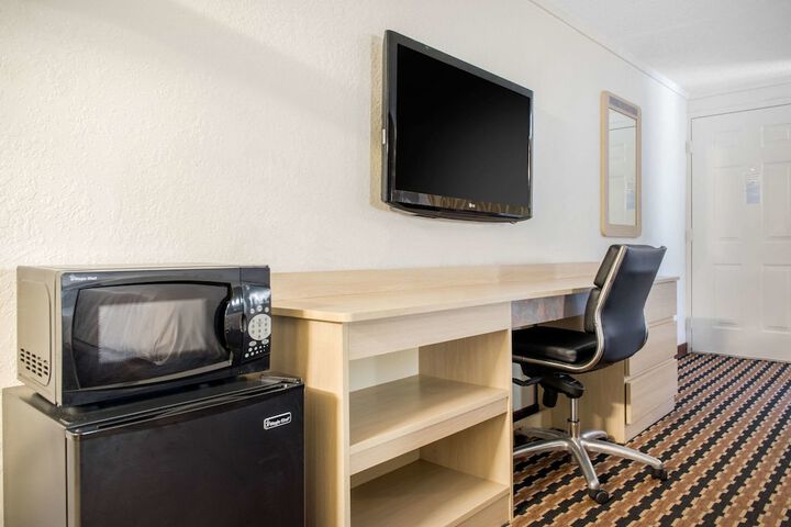 Room 9 of 36