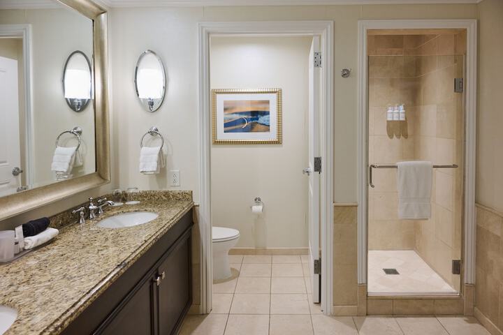 Balboa Bay Resort