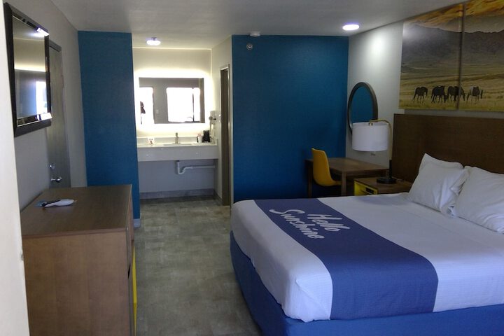 Room 11 of 44