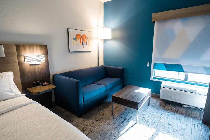 Room 19 of 61