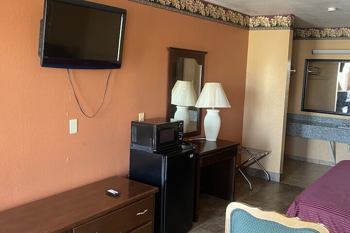 Executive Inn and Suites