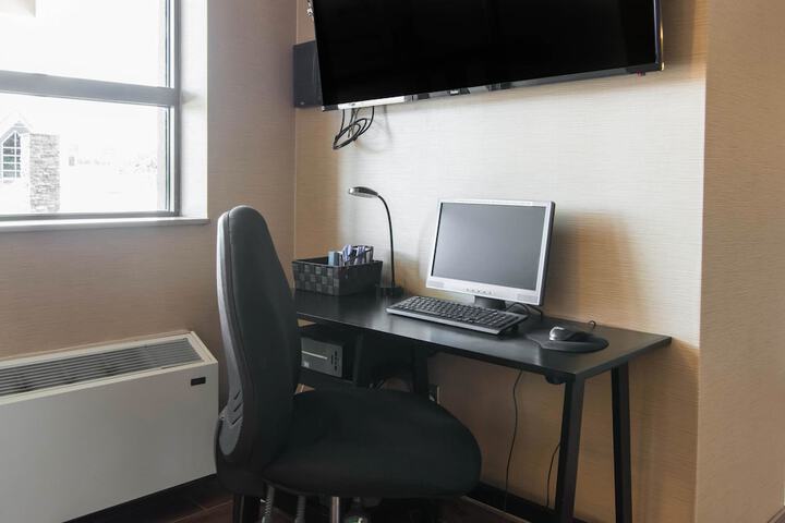 Business Center 40 of 41