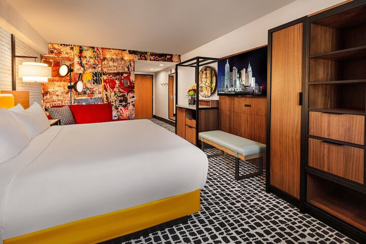 Room 27 of 64