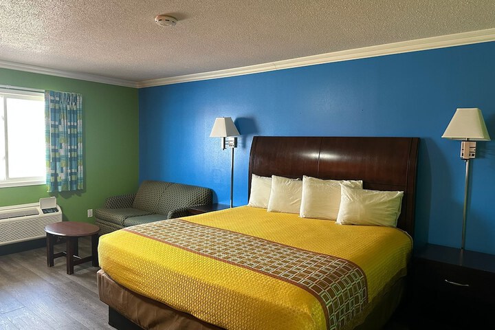 Room 26 of 53