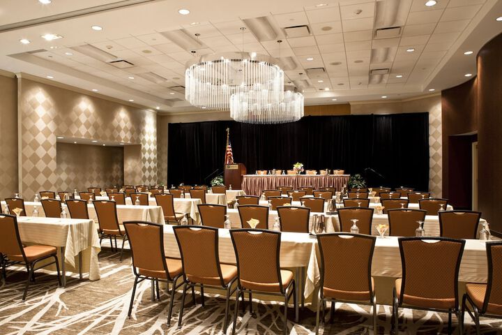 Ballroom/Hall 82 of 92