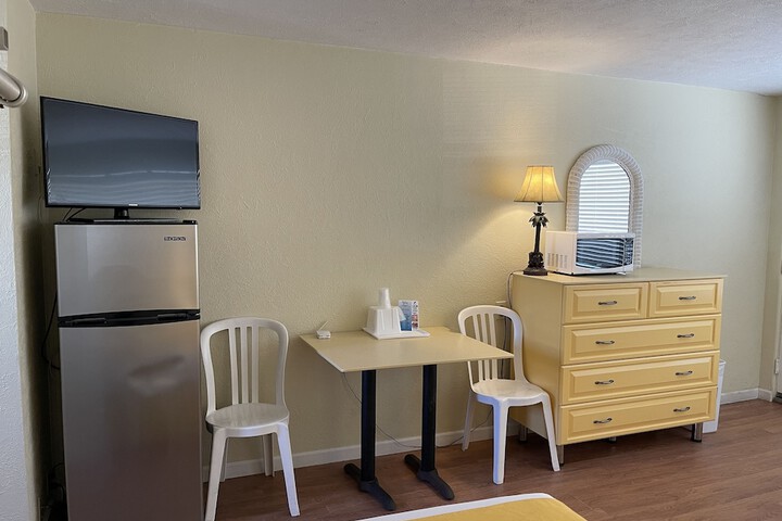 Room 15 of 32