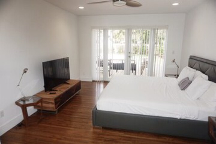 Luxe Miami Shores Home With Pool & BBQ