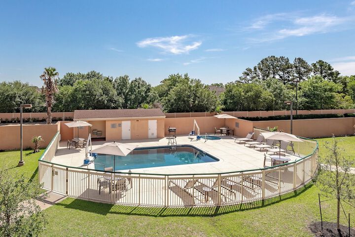 Pool 4 of 25