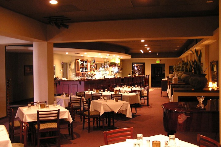 Dining 21 of 22