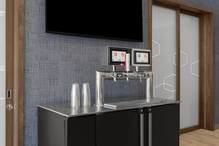 Hampton Inn & Suites by Hilton Long Island Farmingdale