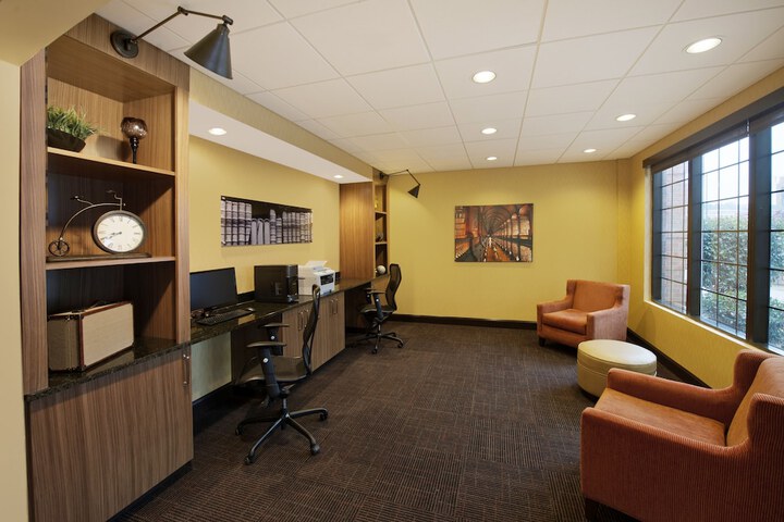 Business Center 34 of 34