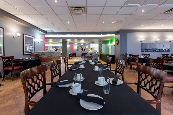 Dining 57 of 63