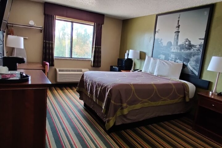 Room 13 of 37