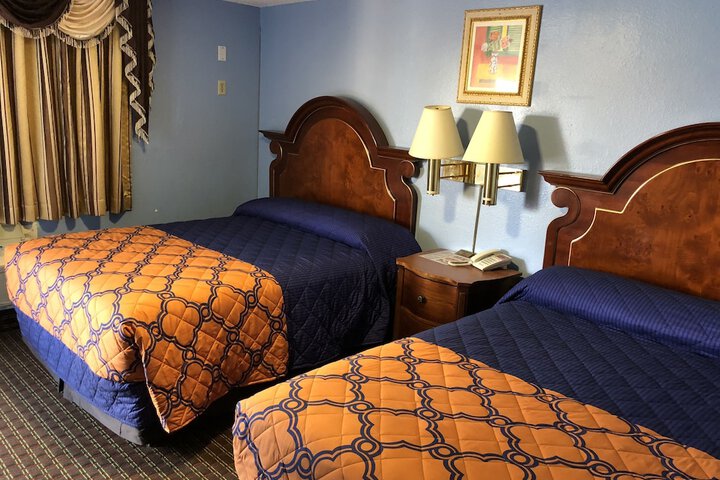 Room 10 of 34