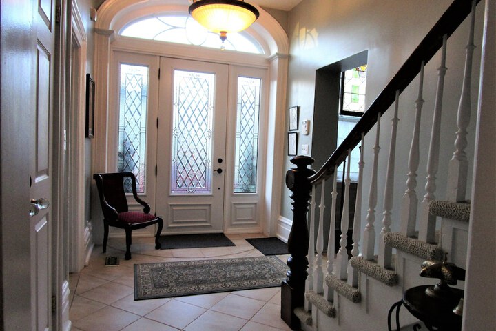 Sir Isaac Brock B & B Luxury Suites