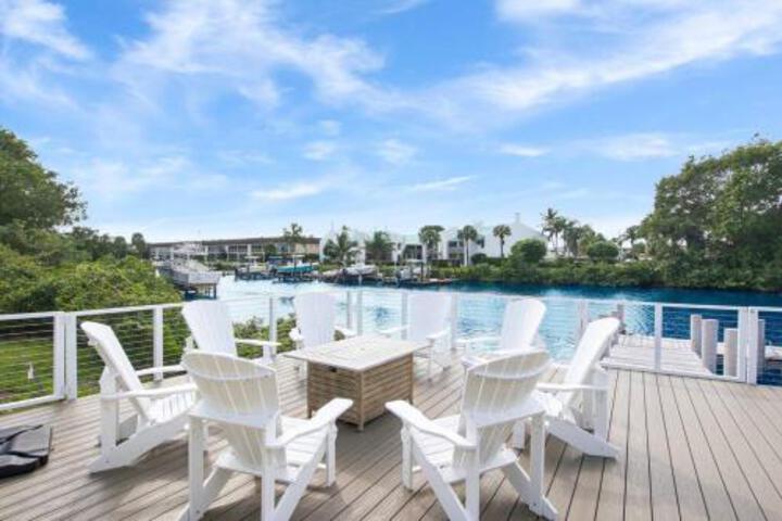 Waterfront Boat Dock and Guesthouse