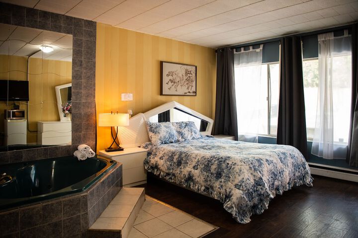 Room 54 of 90